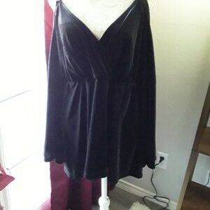 TORRID lovely black super soft cold shoulder bell sleeve top size 3